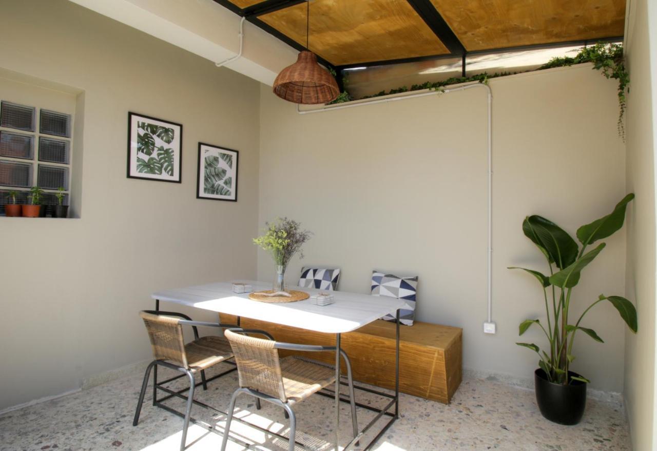 Onos - 2 Bedroom 2 Bathroom Penthouse With Terrace In Old Town Kalamata Exterior foto