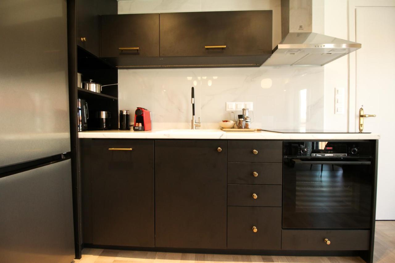 Onos - 2 Bedroom 2 Bathroom Penthouse With Terrace In Old Town Kalamata Exterior foto